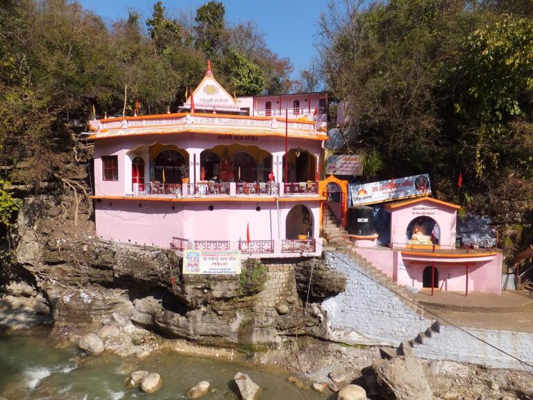 Tapkeshwar Temple Dehradun